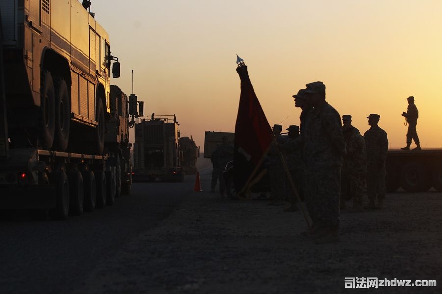 最后一批美军车队撤离伊拉克-9.jpg