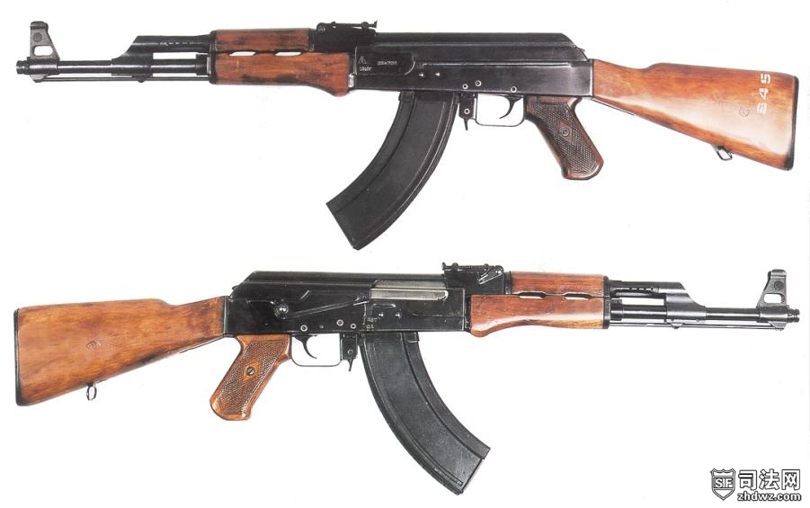 AK-47突击步枪 资料图片.jpg