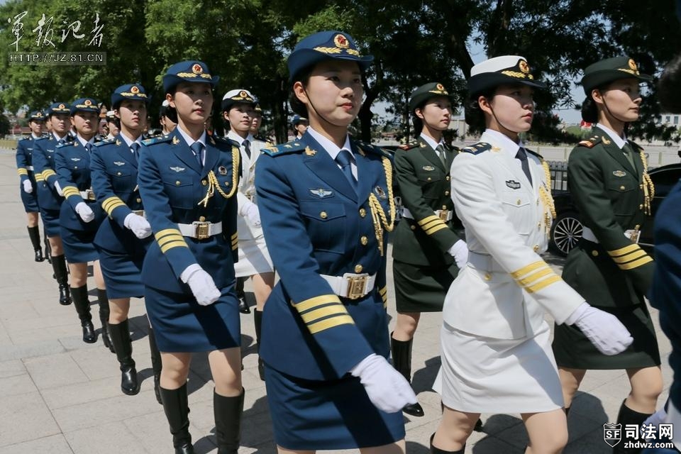组图：解放军史上首批仪仗女兵正式亮相-4.jpg