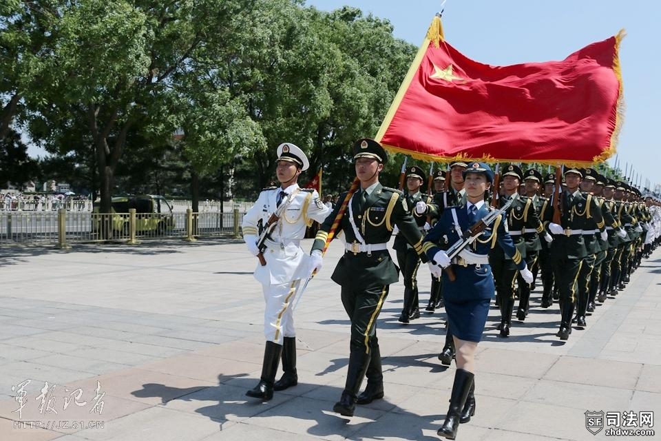 组图：解放军史上首批仪仗女兵正式亮相-7.jpg