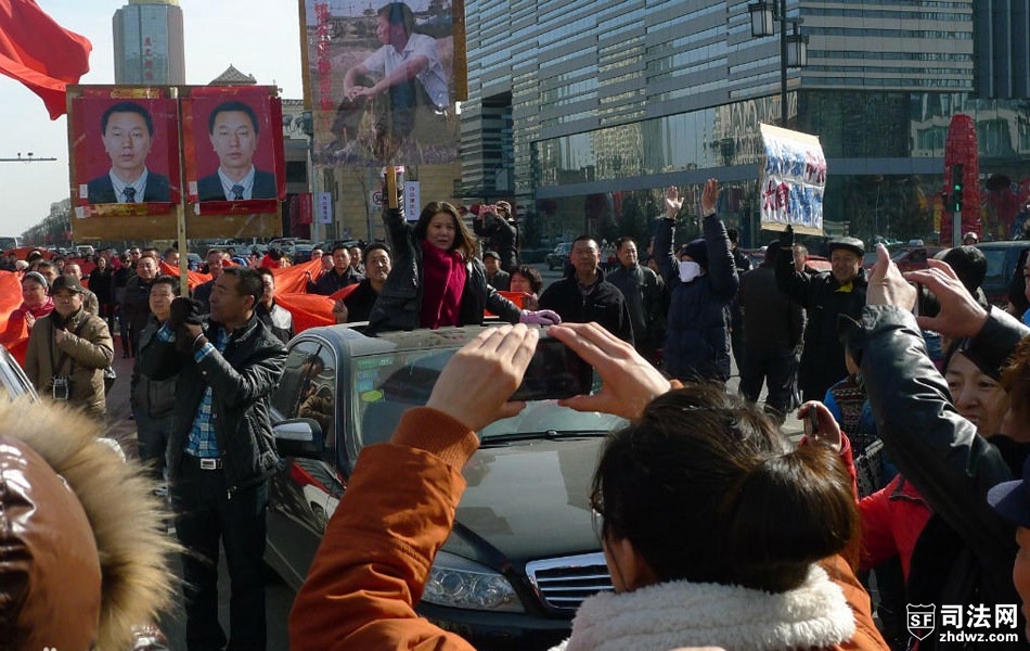 山西省大同市民春节期间挽留调离市长耿彦波-15.jpg