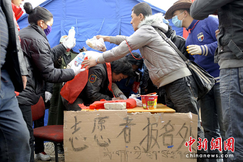 4月16日，来自全国各地的志愿者报名点。目前报名人数已经过百.jpg