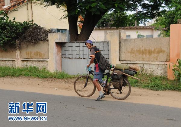 中国唐山籍人李跃中13年单骑游历129国-1.jpg